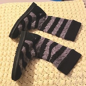 Ugg Australia Women's classic sweater boot striped cable knit black and gray